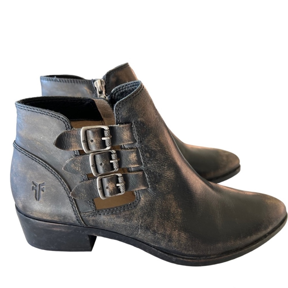 🎯 Frye women’s Ray Belted Bootie
